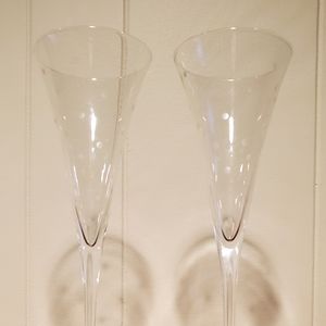 Larabee Dot Toasting Flutes